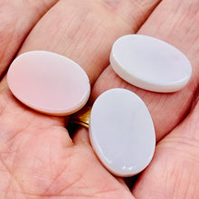 Load image into Gallery viewer, 3 Beads of Pink Conch Shell 17x12mm Oval Beads 9460
