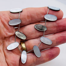 Load image into Gallery viewer, 5 Tahitian Mother of Pearl Shell 18x8mm Oval Drop Beads 4342
