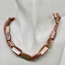 Load image into Gallery viewer, Natural Dark Pink Mussel Shell Bead Strand 104324