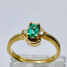 Load image into Gallery viewer, Emerald & White Diamonds Solid 14Kt Yellow Gold Solitaire Ring Size 6 3/4 9982Be