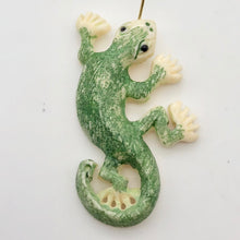 Load image into Gallery viewer, Gecko Hand Carved Water Buffalo Bone Bead 10753 - PremiumBead Primary Image 1