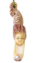 Load image into Gallery viewer, Splash Carved Mermaid W/ Pearl Centerpiece Bead 9140