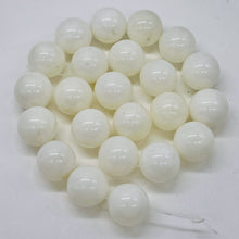 Load image into Gallery viewer, Sardonyx Gemmy Round Beads | 18mm | White | 4 Beads |