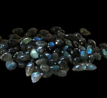 Load image into Gallery viewer, 14 Gem Quality Faceted Labradorite Briolette Beads 5532