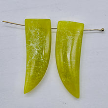 Load image into Gallery viewer, 2 Chartreuse Serpentine Jade Dragon Claw Beads 8948B