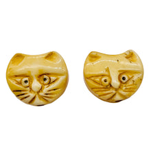 Load image into Gallery viewer, Cozy 2 Hand Carved Kitty Cat Pendant 14x16x9mm Beads 8631B