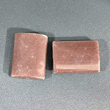 Load image into Gallery viewer, 2 Plum Muscovite 20x15x5mm Rectangle Pendant Bead 8425