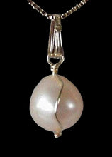 Load image into Gallery viewer, Natural Peach Tear-Drop Freshwater Pearl 14Kgf Pendant 4729D