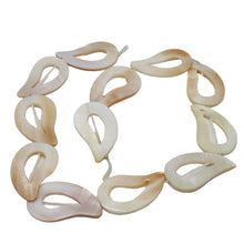 Load image into Gallery viewer, Picture Frame! 2 Mother of Pearl Beads 009582