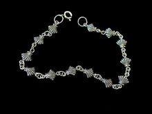 Load image into Gallery viewer, Sealife! Sterling Silver Clam Link 7" Bracelet 9976D - PremiumBead Primary Image 1