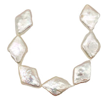Load image into Gallery viewer, 3 White Diamond Coin Freshwater Pearls 003911
