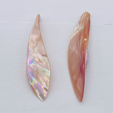 Load image into Gallery viewer, Pink Mussel Shell Designer Blade Cut Pendant Bead 4423A