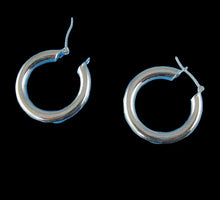Load image into Gallery viewer, Sleek! Sterling Silver Hinged 25mm Hoop Earrings 9770