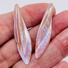 Load image into Gallery viewer, Pink Mussel Shell Designer Blade Cut Pendant Bead 4423C