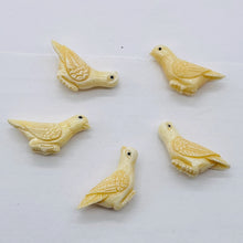 Load image into Gallery viewer, 1 Carved Waterbuffalo Bone Bird Pendant Bead 10406A