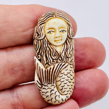 Load image into Gallery viewer, Mermaid, Demure Mermaid | 47x21x9 | Brown white | 1 Pendant bead