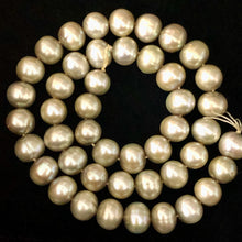 Load image into Gallery viewer, 4 Near Round 9mm Pistachio Ice Green FW Pearl Beads 9981