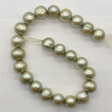 Load image into Gallery viewer, 4 Near Round 9mm Pistachio Ice Green FW Pearl Beads 9981