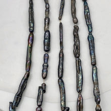 Load image into Gallery viewer, 2 Amazing Peacock Freshwater Pearl Beads 8066