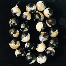 Load image into Gallery viewer, Agate Faceted Statement Strand Round | 18mm | Black/White/Brown | 22 Beads |