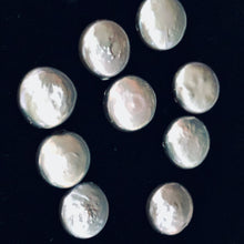 Load image into Gallery viewer, 9 Shimmer Silvery Platinum FW Coin Pearls 9447