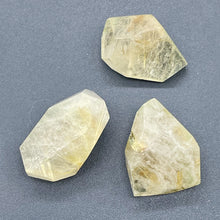 Load image into Gallery viewer, 3 Rutilated Quartz Centerpiece Beads 10574A