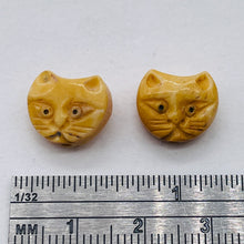 Load image into Gallery viewer, Cozy 2 Hand Carved Kitty Cat 11x13x6mm Pendant Beads 8631A