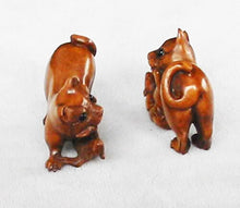 Load image into Gallery viewer, Play Carved Boxwood Cat Kitty with Mouse Ojime/Netsuke Bead | 25x18x8mm | Brown - PremiumBead Alternate Image 2
