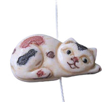 Load image into Gallery viewer, Calico Hand Carved & Scrimshawed Kitty Cat Waterbuffalo Bone Bead 4830K