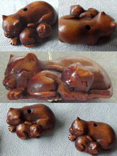 Load image into Gallery viewer, Mommy & Baby Carved Kitty Cats Boxwood Ojime/Netsuke Bead - PremiumBead Alternate Image 4