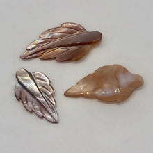 Load image into Gallery viewer, Premium Pink Mussel Shell Leaf Pendant Beads 4326E