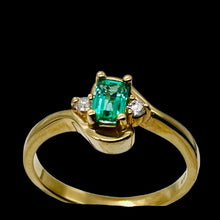 Load image into Gallery viewer, Emerald & White Diamonds Solid 14Kt Yellow Gold Solitaire Ring Size 6 3/4 9982Be