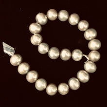 Load image into Gallery viewer, 4 Near Round 9mm Pistachio Ice Green FW Pearl Beads 9981