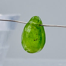 Load image into Gallery viewer, Garnet Grossular Flat Faceted Briolette Pendant Bead| 9x6x4mm (2ct) | Green | 1