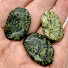 Load image into Gallery viewer, Exotic Russian Serpentine 29x18mm Pendant Bead Strand 108610