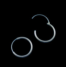Load image into Gallery viewer, Sleek! Sterling Silver Hinged 18mm Hoop Earrings 9757