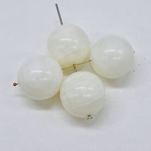 Load image into Gallery viewer, Sardonyx Gemmy Round Beads | 18mm | White | 4 Beads |