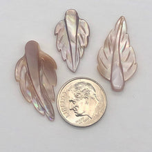 Load image into Gallery viewer, Premium Pink Mussel Shell Leaf Pendant Beads 4326E