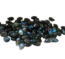 Load image into Gallery viewer, 14 Gem Quality Faceted Labradorite Briolette Beads 5532
