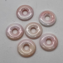 Load image into Gallery viewer, Rare Pink Conch Shell 20mm Pi Circle Pendant Bead 9826