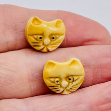 Load image into Gallery viewer, Cozy 2 Hand Carved Kitty Cat Pendant 14x16x9mm Beads 8631B