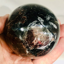 Load image into Gallery viewer, Garnet Scry Sphere Round | 3" | Red/Black | 1 Sphere |