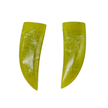 Load image into Gallery viewer, 2 Chartreuse Serpentine Jade Dragon Claw Beads 8948B