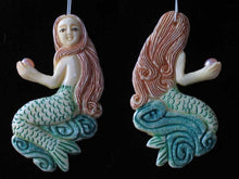 Load image into Gallery viewer, Splash Carved Mermaid W/ Pearl Centerpiece Bead 10404G - PremiumBead Primary Image 1