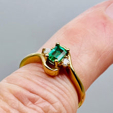 Load image into Gallery viewer, Emerald & White Diamonds Solid 14Kt Yellow Gold Solitaire Ring Size 6 3/4 9982Be