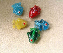 Load image into Gallery viewer, 5 Hand Made Glass Lampwork Multi-Hue Fishie Beads 7314 - PremiumBead Primary Image 1