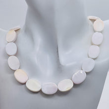 Load image into Gallery viewer, 3 Beads of Pink Conch Shell 17x12mm Oval Beads 9460