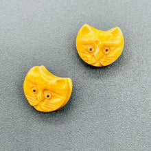 Load image into Gallery viewer, Cozy 2 Hand Carved Kitty Cat 11x13x6mm Pendant Beads 8631A