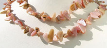 Load image into Gallery viewer, Pink Mother of Pearl Shell Briolette Bead Strand 103145