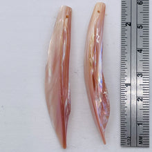 Load image into Gallery viewer, Pink Mussel Shell Designer Blade Cut Pendant Bead 4423C